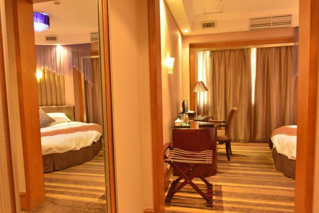 Sprot-Life Garden Hotel Wuhan Zewnętrze zdjęcie